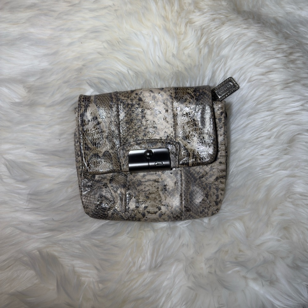 Elegant Snakeskin Patterned Women's Crossbody Coach Bag